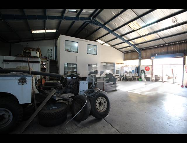 2,580M² WAREHOUSE FOR SALE IN BRAELYN